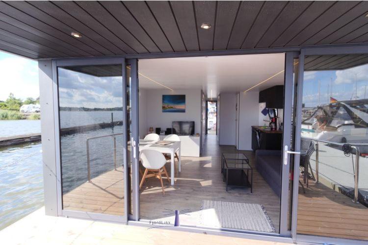 Hausboot Fjord Aries Mit Dachterrasse In Schleswig Exterior foto