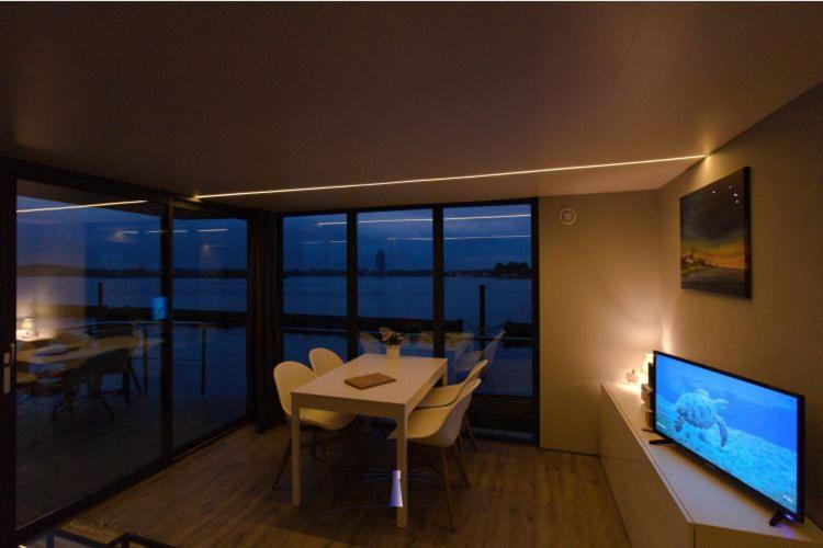 Hausboot Fjord Aries Mit Dachterrasse In Schleswig Exterior foto